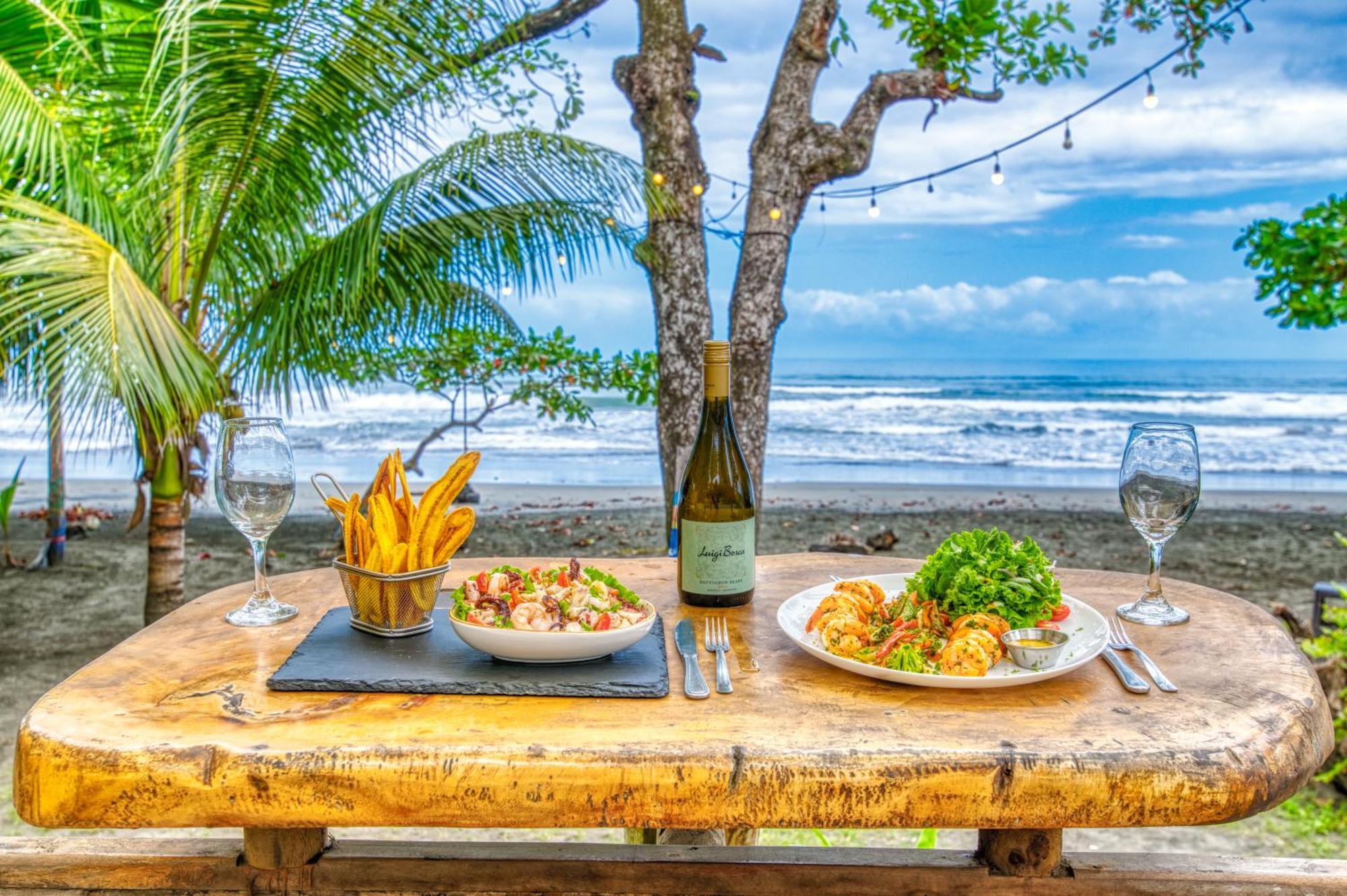 Atlantida Lodge Cahuita Exteriör bild