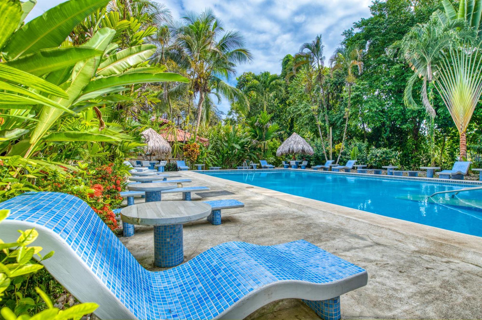 Atlantida Lodge Cahuita Exteriör bild