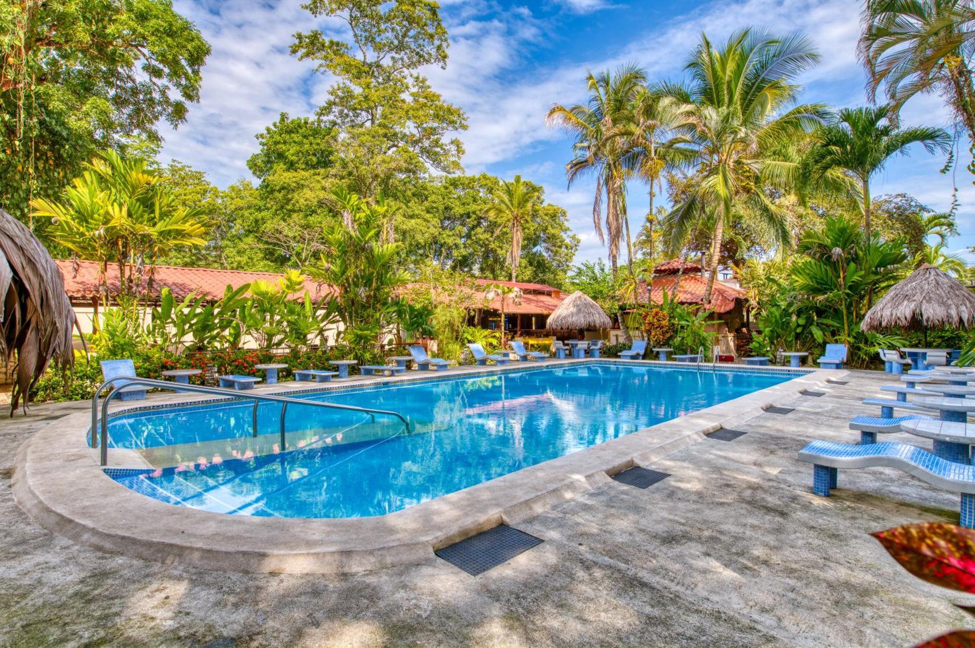 Atlantida Lodge Cahuita Exteriör bild