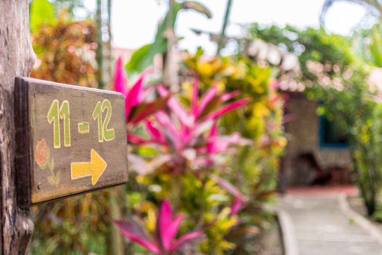Atlantida Lodge Cahuita Exteriör bild