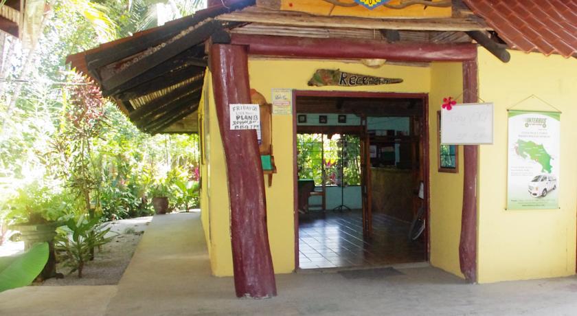 Atlantida Lodge Cahuita Exteriör bild